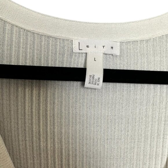 NWT Leith Women Size Large White Ribbed Knit 3 Button Deep V Pullover Sweater - Picture 4 of 8